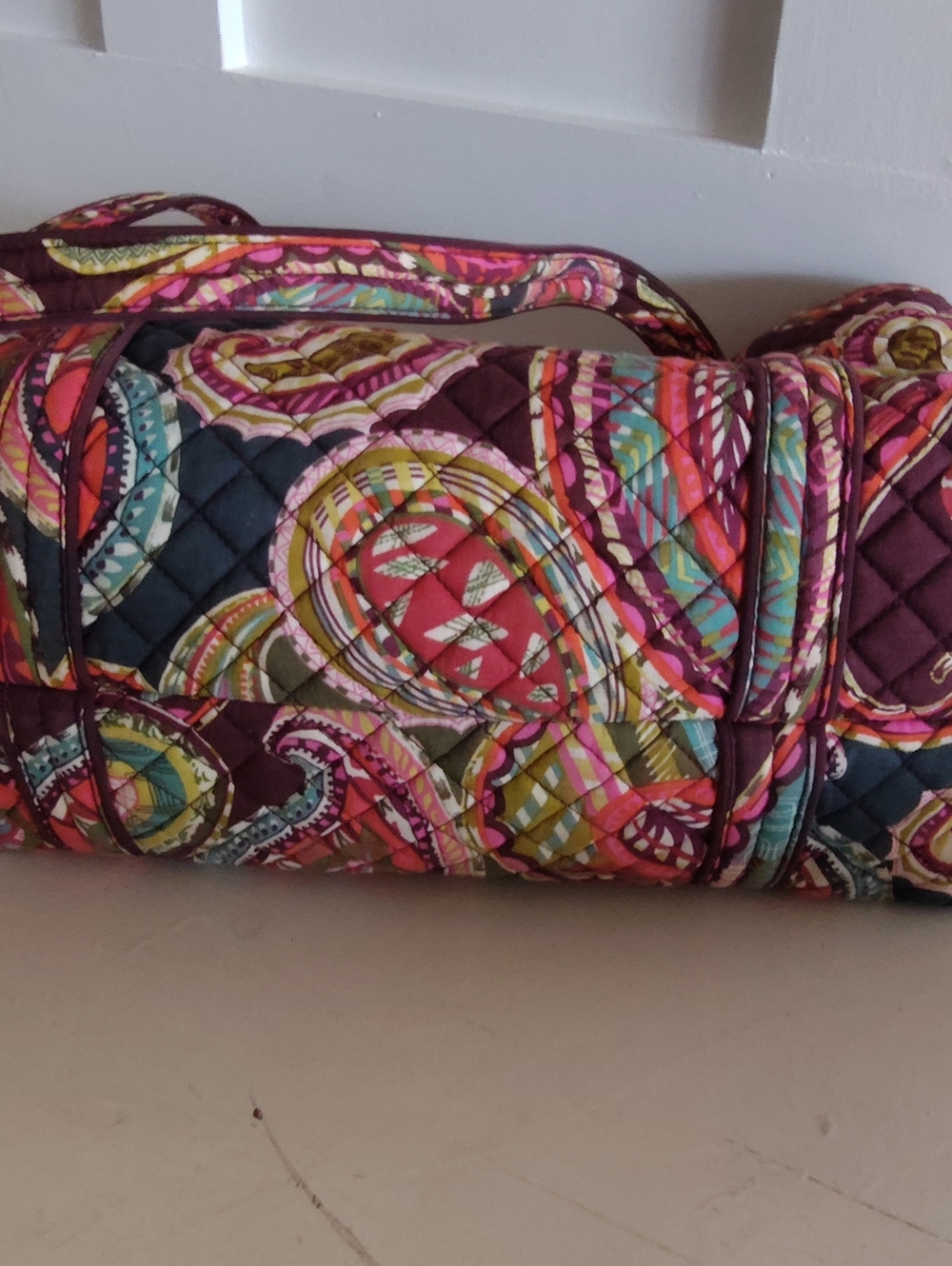 Vera Bradley Burgundy Coral Green Multi Paisley Quilted Weekend Tote ShoulderBag - Picture 3 of 8